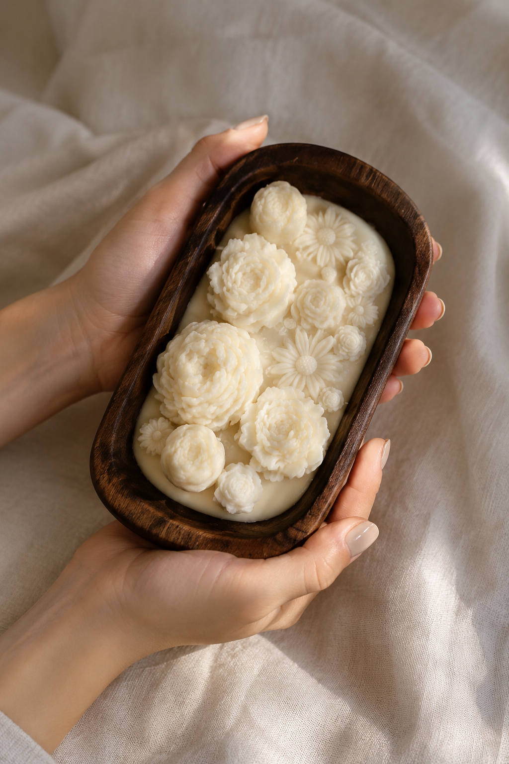 SORCISH Beige Floral Wooden Dough Bowl Candle with Multiple Wicks