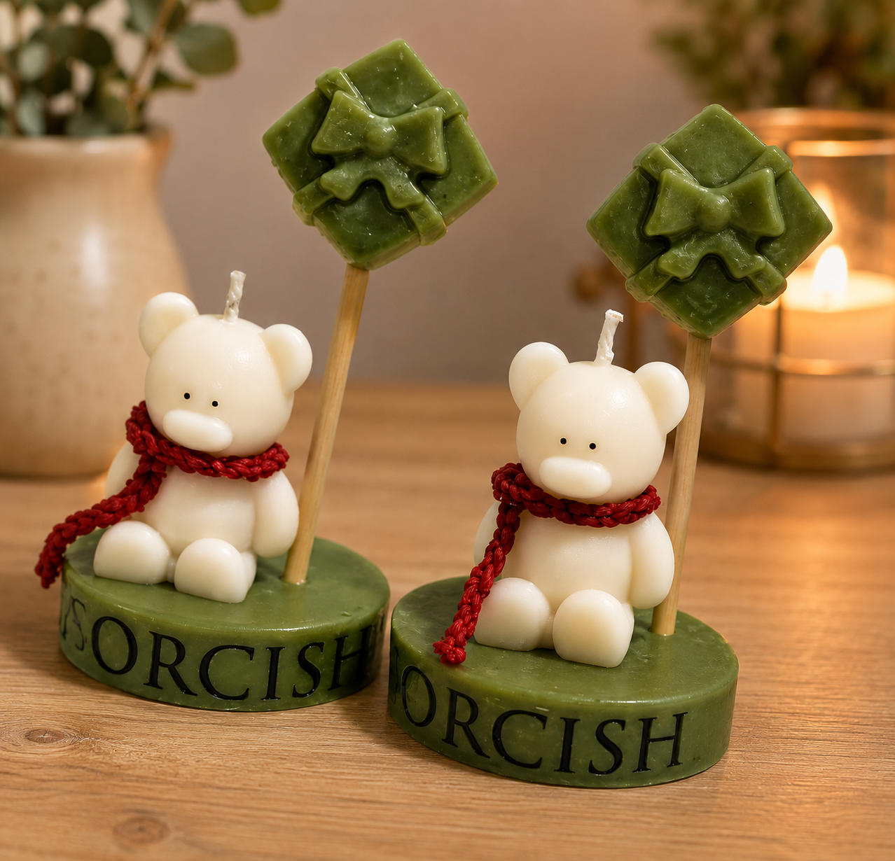 Handmade Soy Wax Bear Candle, Christmas Holiday Home Decor, Decorative Aromatic Candle, White and Green