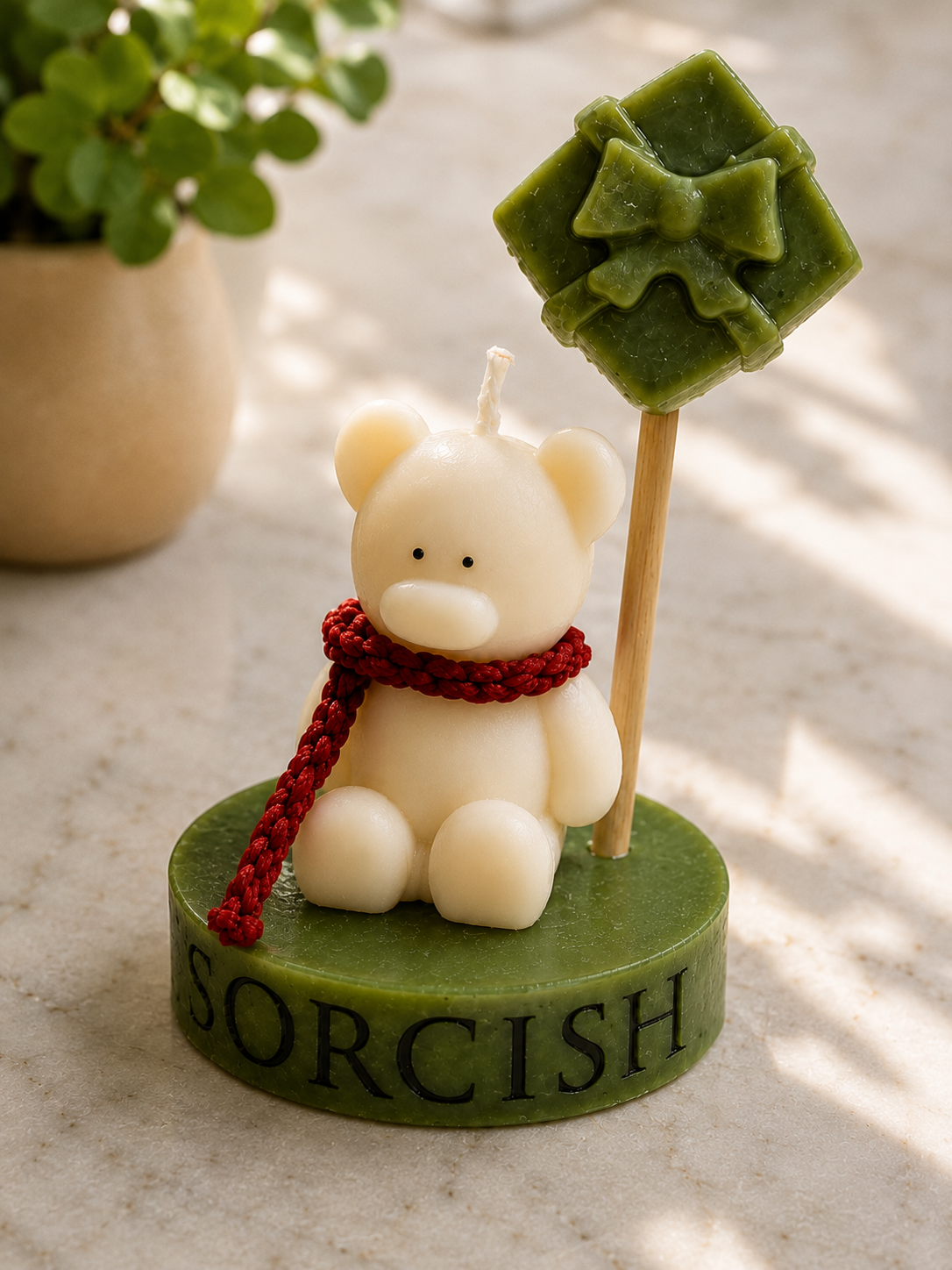 Handmade Soy Wax Bear Candle, Christmas Holiday Home Decor, Decorative Aromatic Candle, White and Green