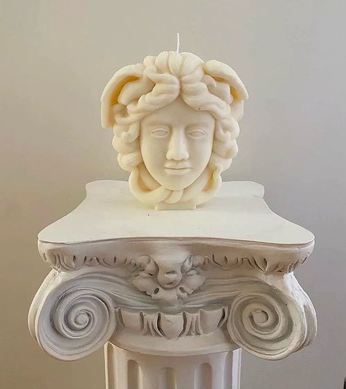 SORCISH Luxus Medusa Kerze für die Heimdekoration, hochwertige dekorative Skulpturenkerze, ästhetische Sojawachs-Kerze für Wohnzimmer, Schreibtisch & Regaldekoration, einzigartiges Geschenk für Frauen & luxuriöse Geschenkideen